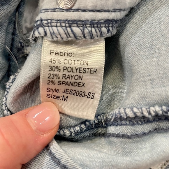 Elan | Light Wash Frayed Hem Distressed Jeans JES2093 | Size Medium - Picture 13 of 13